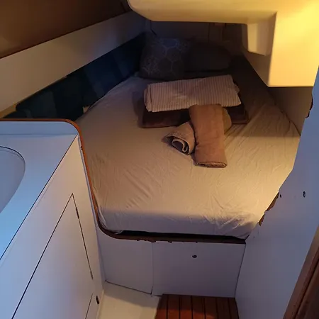 Experience On A Sailboat To Sleep *