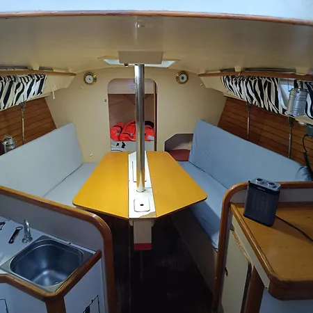 Båthotell Experience On A Sailboat To Sleep *