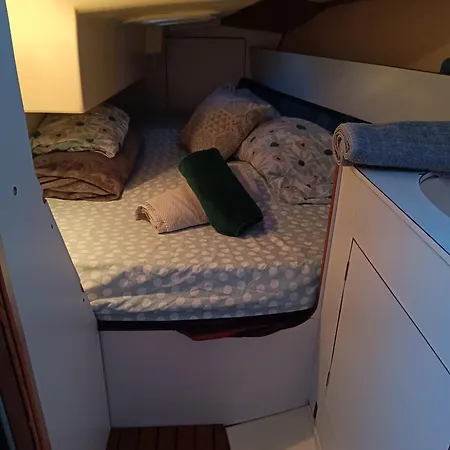 Botel Experience On A Sailboat To Sleep Sant Adria de Besos
