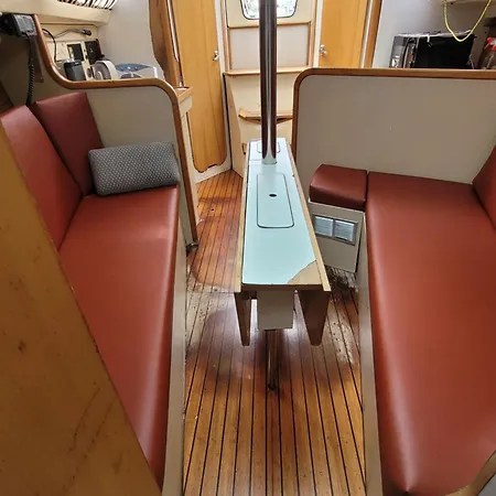 Experience On A Sailboat To Sleep *