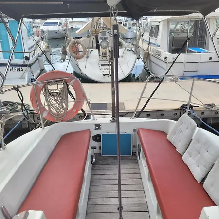 Experience On A Sailboat To Sleep